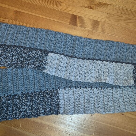Winter gray grey knitted scarf - Picture 2 of 6